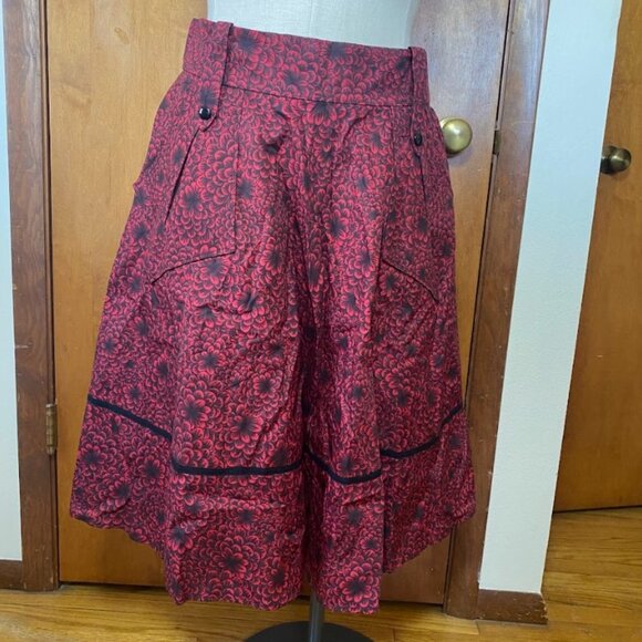 NWT Red and Black Floral A-Line Skirt 1X Plus Size with Pockets Chic Star - Picture 1 of 8